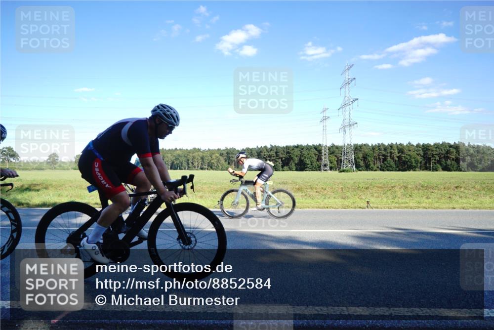 07.09.2025 - 19. Norderstedt Triathlon Michael Burmester http://msf.ph/oto/8852584 07.09.2025 15:53:50 Radfahren 507, 542, 889, 931, 952, 1053, 1072, 1091, 1427, 1553, 1577 meine-sportfotos.de