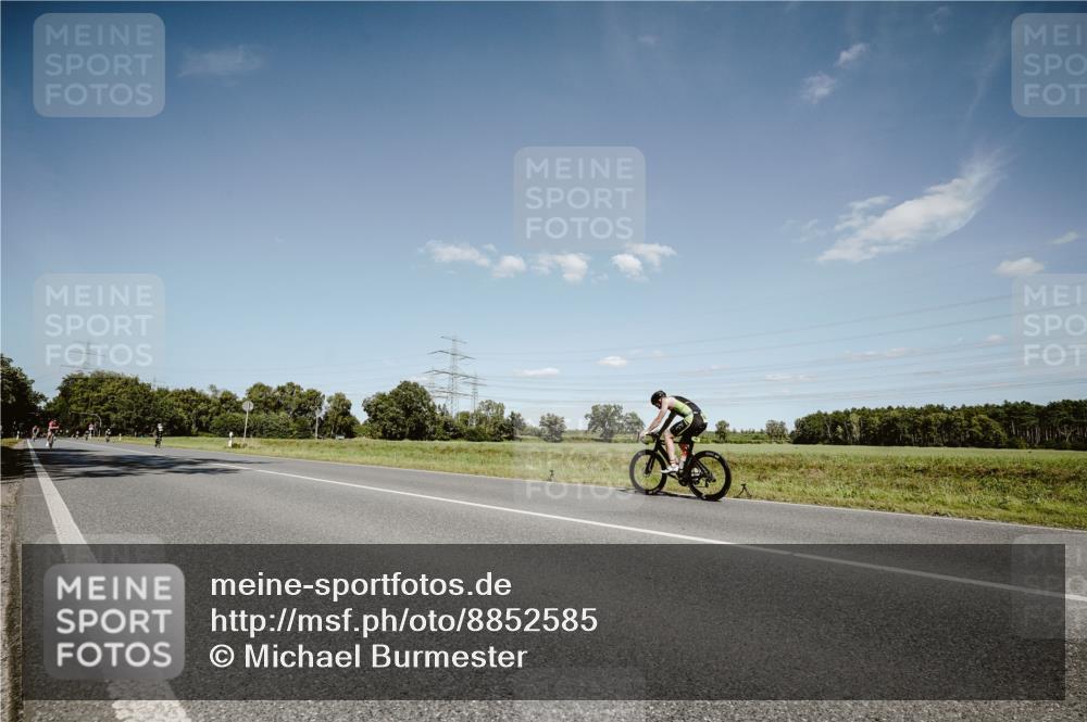 07.09.2025 - 19. Norderstedt Triathlon Michael Burmester http://msf.ph/oto/8852585 07.09.2025 14:36:41 Radfahren  meine-sportfotos.de