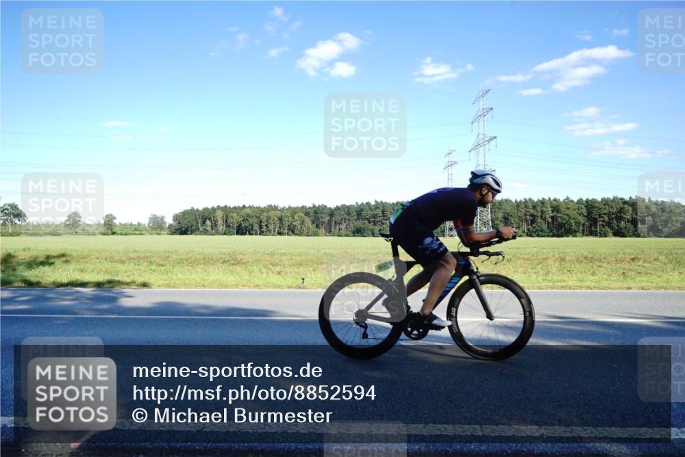 07.09.2025 - 19. Norderstedt Triathlon Michael Burmester http://msf.ph/oto/8852594 07.09.2025 15:53:53 Radfahren 493, 542, 873, 889, 931, 952, 955, 1053, 1072, 1083, 1091, 1553, 1577 meine-sportfotos.de