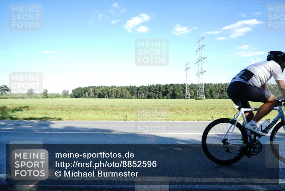 07.09.2025 - 19. Norderstedt Triathlon Michael Burmester http://msf.ph/oto/8852596 07.09.2025 15:53:54 Radfahren 493, 542, 873, 889, 931, 952, 955, 1053, 1083, 1091, 1553, 1577 meine-sportfotos.de