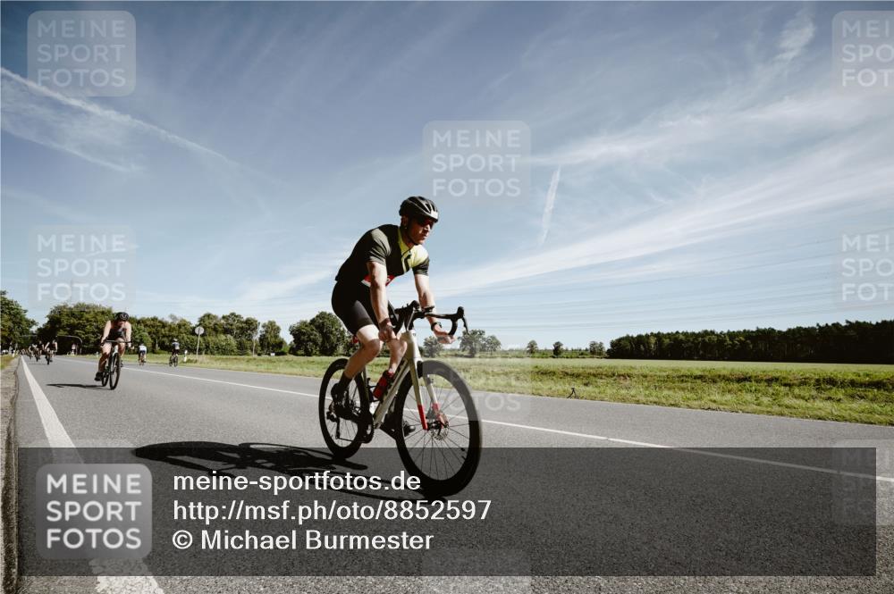 07.09.2025 - 19. Norderstedt Triathlon Michael Burmester http://msf.ph/oto/8852597 07.09.2025 11:37:02 Radfahren 138, 763, 1152 meine-sportfotos.de