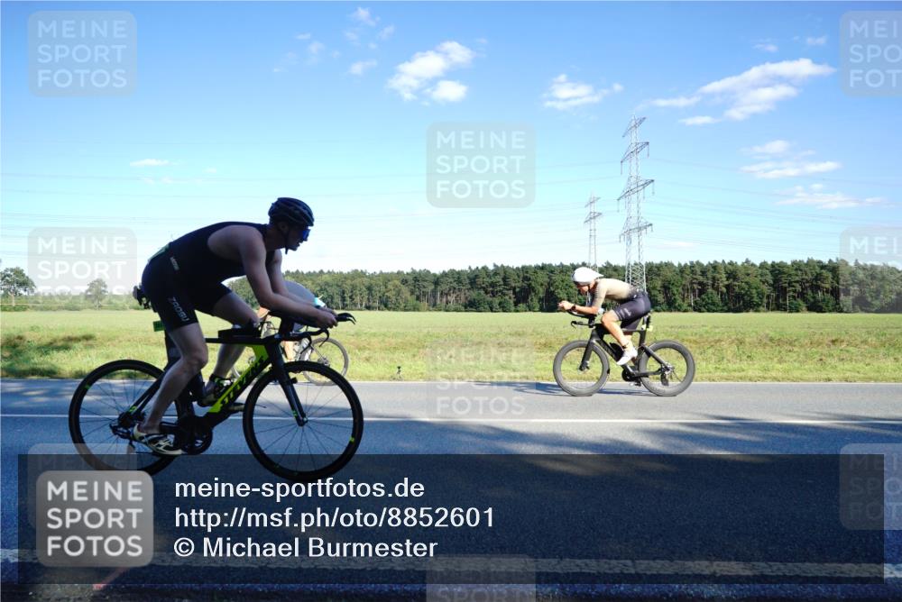 07.09.2025 - 19. Norderstedt Triathlon Michael Burmester http://msf.ph/oto/8852601 07.09.2025 15:53:57 Radfahren 493, 871, 873, 955, 1083, 1619 meine-sportfotos.de