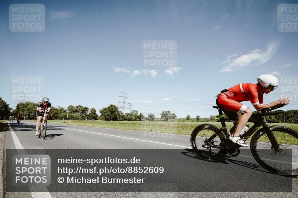 07.09.2025 - 19. Norderstedt Triathlon Michael Burmester http://msf.ph/oto/8852609 07.09.2025 14:36:58 Radfahren 445, 457, 879, 908, 977 meine-sportfotos.de