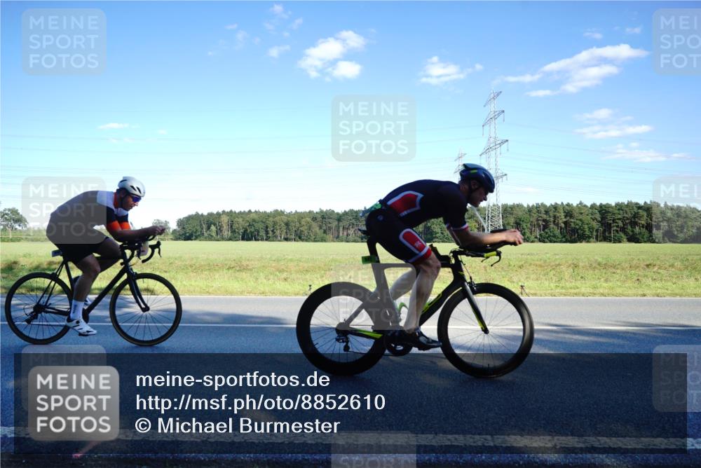 07.09.2025 - 19. Norderstedt Triathlon Michael Burmester http://msf.ph/oto/8852610 07.09.2025 15:54:02 Radfahren 432, 461, 534, 547, 549, 871, 949, 1104, 1410, 1554, 1569 meine-sportfotos.de