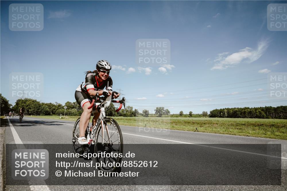 07.09.2025 - 19. Norderstedt Triathlon Michael Burmester http://msf.ph/oto/8852612 07.09.2025 14:36:59 Radfahren 445, 457, 879, 908, 977 meine-sportfotos.de