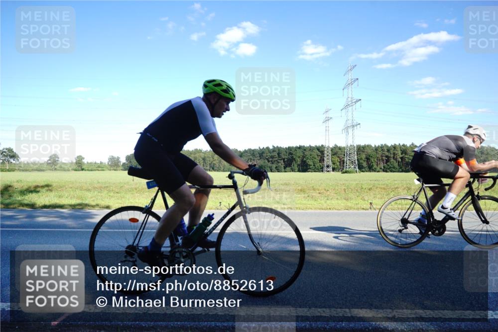 07.09.2025 - 19. Norderstedt Triathlon Michael Burmester http://msf.ph/oto/8852613 07.09.2025 15:54:03 Radfahren 432, 461, 534, 547, 549, 949, 1104, 1410, 1554, 1569 meine-sportfotos.de