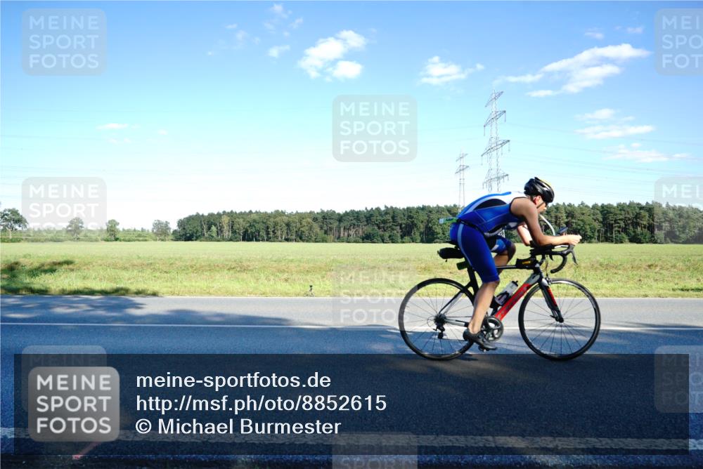 07.09.2025 - 19. Norderstedt Triathlon Michael Burmester http://msf.ph/oto/8852615 07.09.2025 15:54:03 Radfahren 432, 461, 534, 547, 549, 949, 1104, 1410, 1554, 1569 meine-sportfotos.de