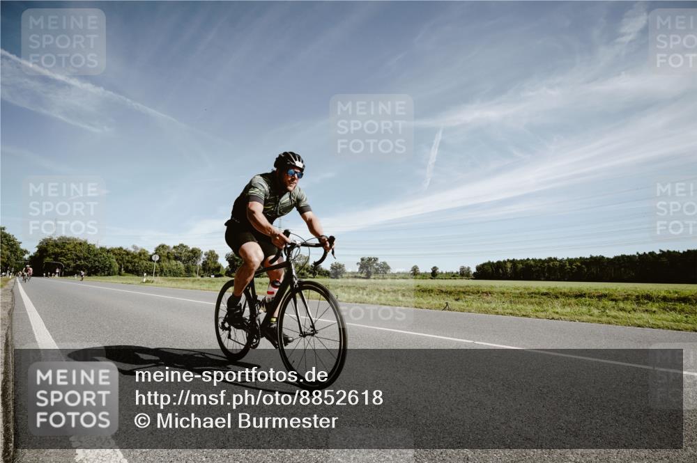 07.09.2025 - 19. Norderstedt Triathlon Michael Burmester http://msf.ph/oto/8852618 07.09.2025 11:37:15 Radfahren 1395 meine-sportfotos.de