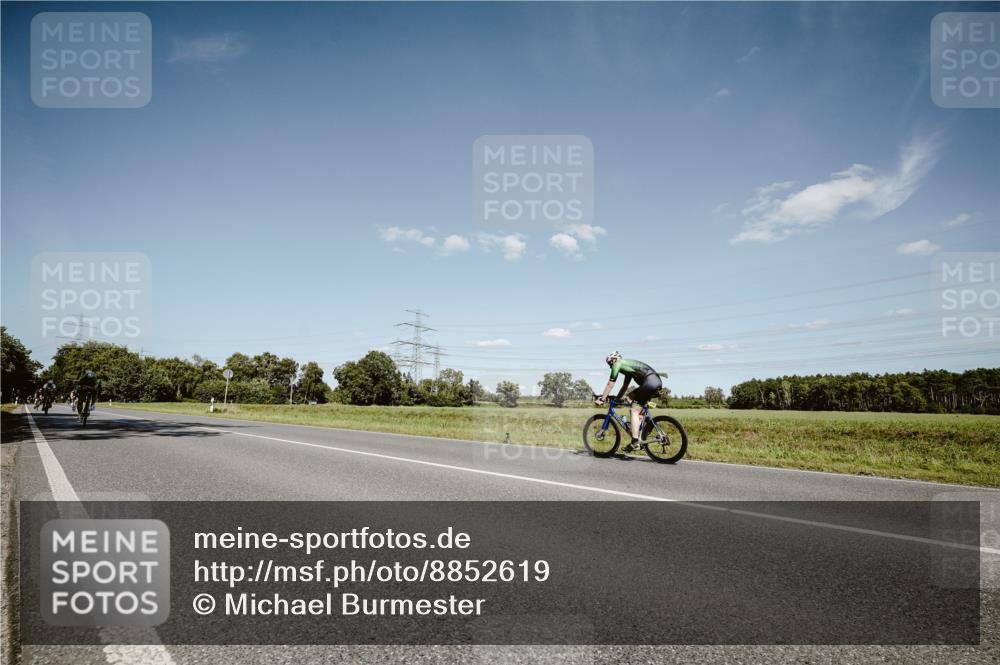 07.09.2025 - 19. Norderstedt Triathlon Michael Burmester http://msf.ph/oto/8852619 07.09.2025 14:37:02 Radfahren 445, 908, 1481 meine-sportfotos.de