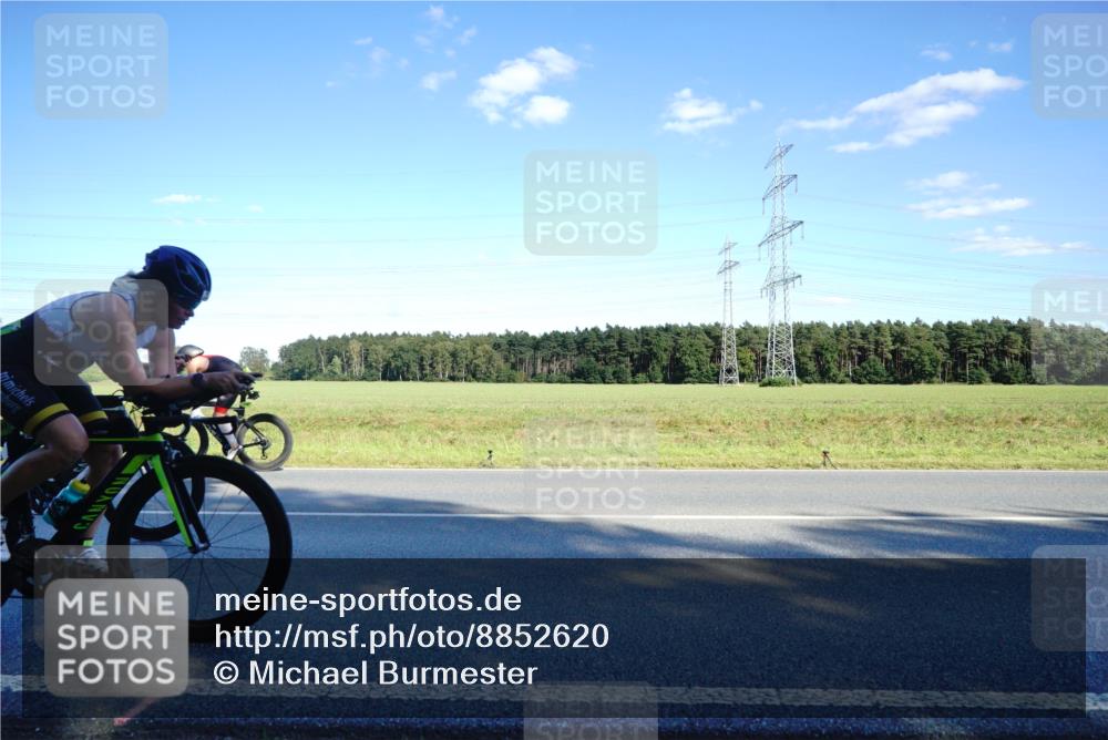 07.09.2025 - 19. Norderstedt Triathlon Michael Burmester http://msf.ph/oto/8852620 07.09.2025 15:54:04 Radfahren 432, 461, 534, 547, 549, 949, 1104, 1410, 1554, 1569 meine-sportfotos.de