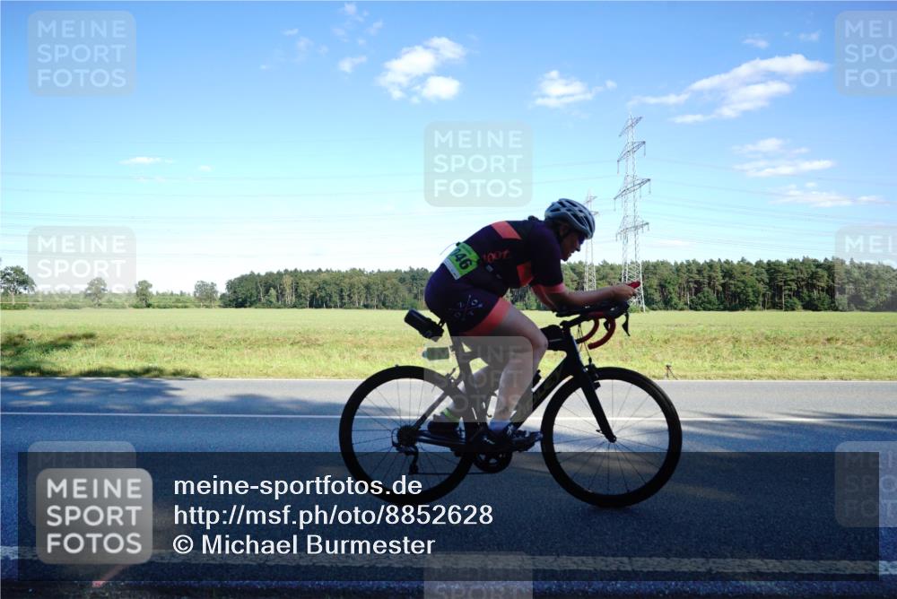 07.09.2025 - 19. Norderstedt Triathlon Michael Burmester http://msf.ph/oto/8852628 07.09.2025 15:54:08 Radfahren 549, 1046, 1104 meine-sportfotos.de