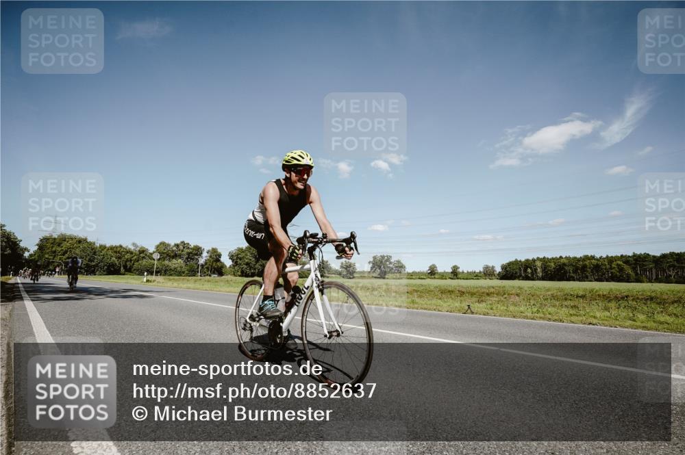 07.09.2025 - 19. Norderstedt Triathlon Michael Burmester http://msf.ph/oto/8852637 07.09.2025 14:37:17 Radfahren 1456, 1471 meine-sportfotos.de