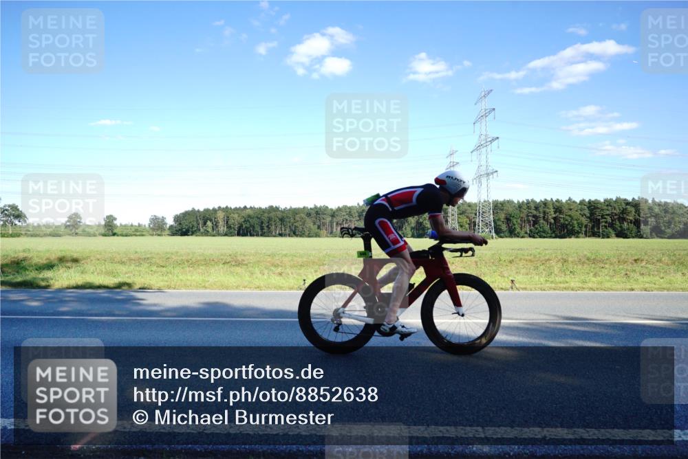 07.09.2025 - 19. Norderstedt Triathlon Michael Burmester http://msf.ph/oto/8852638 07.09.2025 15:54:13 Radfahren 544, 1411, 1561, 1592 meine-sportfotos.de
