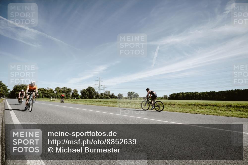07.09.2025 - 19. Norderstedt Triathlon Michael Burmester http://msf.ph/oto/8852639 07.09.2025 11:37:29 Radfahren 149, 278 meine-sportfotos.de