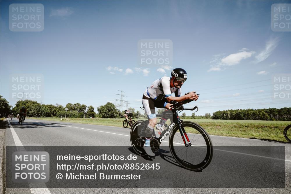 07.09.2025 - 19. Norderstedt Triathlon Michael Burmester http://msf.ph/oto/8852645 07.09.2025 14:37:19 Radfahren 363, 1456, 1471, 1489 meine-sportfotos.de
