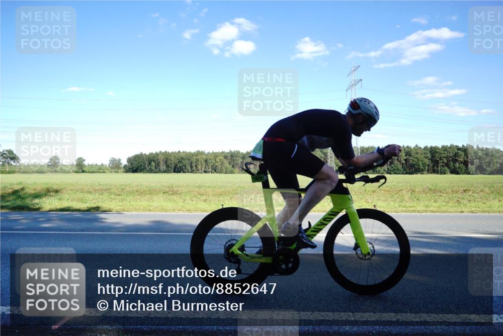 07.09.2025 - 19. Norderstedt Triathlon Michael Burmester http://msf.ph/oto/8852647 07.09.2025 15:54:21 Radfahren 1107, 1618 meine-sportfotos.de