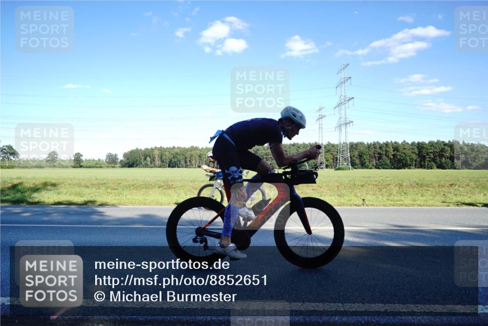 07.09.2025 - 19. Norderstedt Triathlon Michael Burmester http://msf.ph/oto/8852651 07.09.2025 15:54:25 Radfahren 902, 1460, 1534, 1618 meine-sportfotos.de