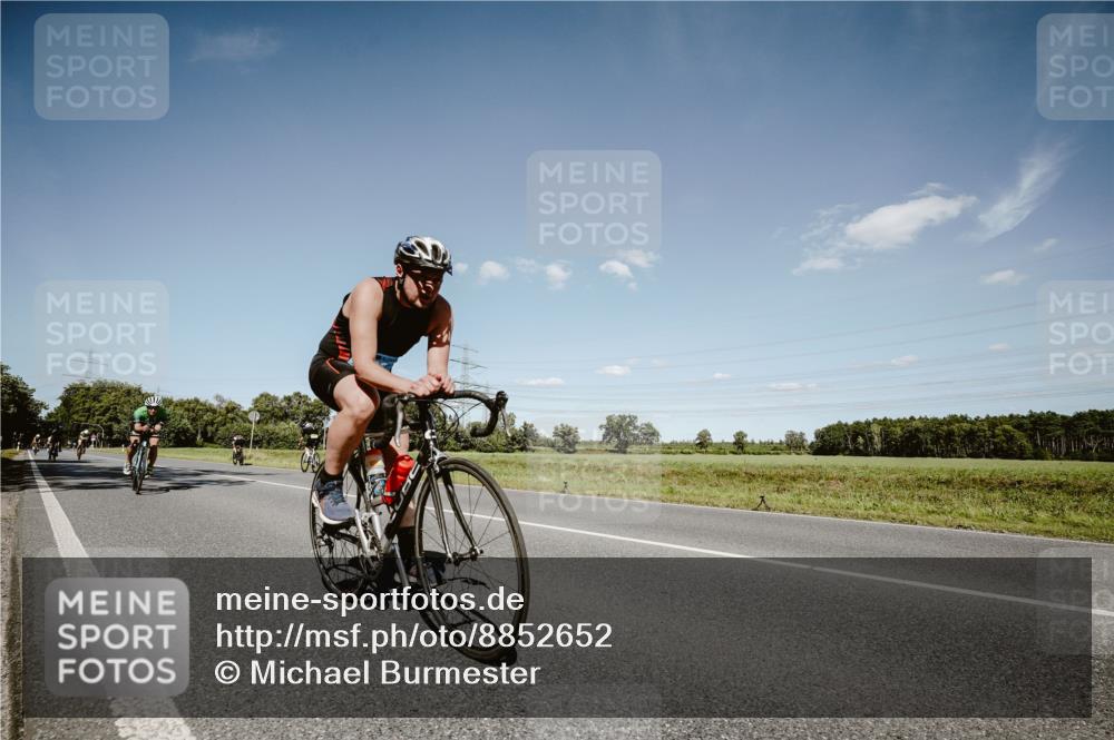 07.09.2025 - 19. Norderstedt Triathlon Michael Burmester http://msf.ph/oto/8852652 07.09.2025 14:37:21 Radfahren 363, 1456, 1469, 1489 meine-sportfotos.de