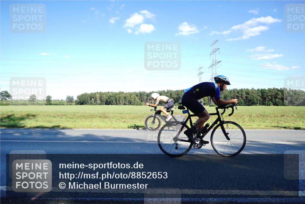 07.09.2025 - 19. Norderstedt Triathlon Michael Burmester http://msf.ph/oto/8852653 07.09.2025 15:54:25 Radfahren 902, 1460, 1534, 1618 meine-sportfotos.de