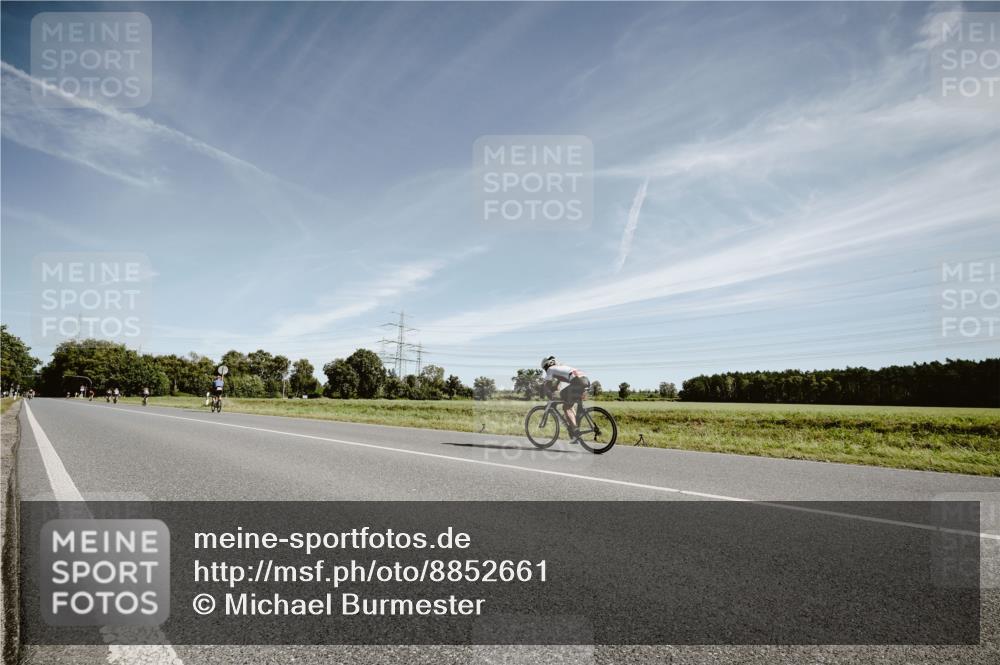 07.09.2025 - 19. Norderstedt Triathlon Michael Burmester http://msf.ph/oto/8852661 07.09.2025 11:37:38 Radfahren  meine-sportfotos.de