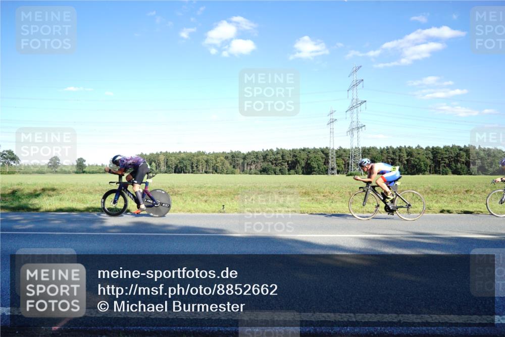 07.09.2025 - 19. Norderstedt Triathlon Michael Burmester http://msf.ph/oto/8852662 07.09.2025 15:54:28 Radfahren 902, 1443, 1460, 1534 meine-sportfotos.de