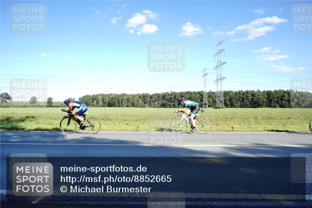 07.09.2025 - 19. Norderstedt Triathlon Michael Burmester http://msf.ph/oto/8852665 07.09.2025 15:54:28 Radfahren 902, 1443, 1460, 1534 meine-sportfotos.de