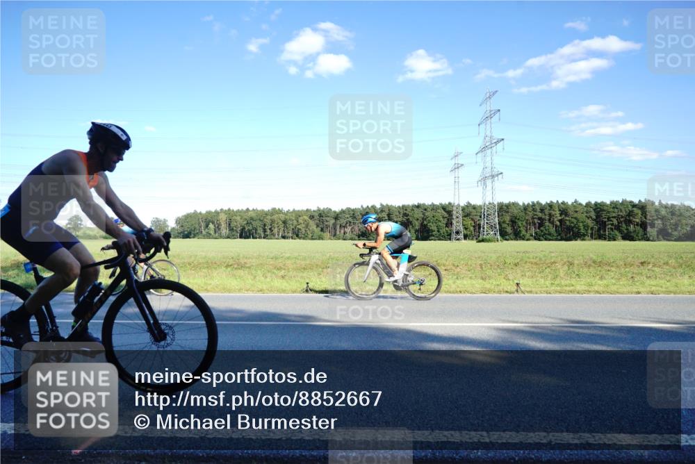 07.09.2025 - 19. Norderstedt Triathlon Michael Burmester http://msf.ph/oto/8852667 07.09.2025 15:54:29 Radfahren 902, 903, 1443, 1460, 1534, 1630 meine-sportfotos.de