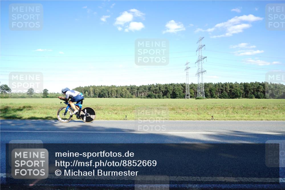 07.09.2025 - 19. Norderstedt Triathlon Michael Burmester http://msf.ph/oto/8852669 07.09.2025 15:54:30 Radfahren 521, 546, 903, 1443, 1534, 1630 meine-sportfotos.de