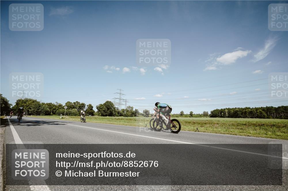 07.09.2025 - 19. Norderstedt Triathlon Michael Burmester http://msf.ph/oto/8852676 07.09.2025 14:37:27 Radfahren 469, 472, 475, 1453, 1469, 1470 meine-sportfotos.de