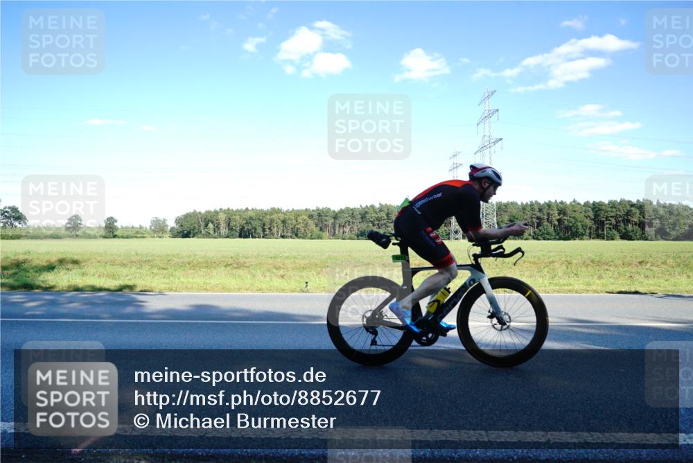 07.09.2025 - 19. Norderstedt Triathlon Michael Burmester http://msf.ph/oto/8852677 07.09.2025 15:54:32 Radfahren 521, 546, 903, 1443, 1630 meine-sportfotos.de