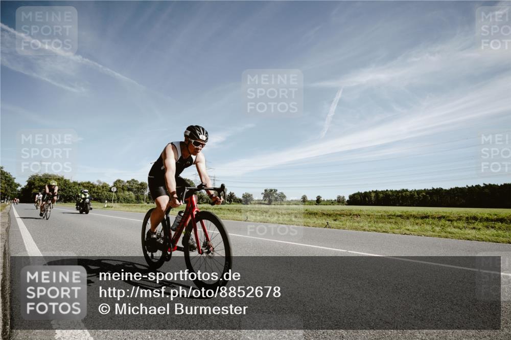 07.09.2025 - 19. Norderstedt Triathlon Michael Burmester http://msf.ph/oto/8852678 07.09.2025 11:38:14 Radfahren 267, 782, 1219 meine-sportfotos.de