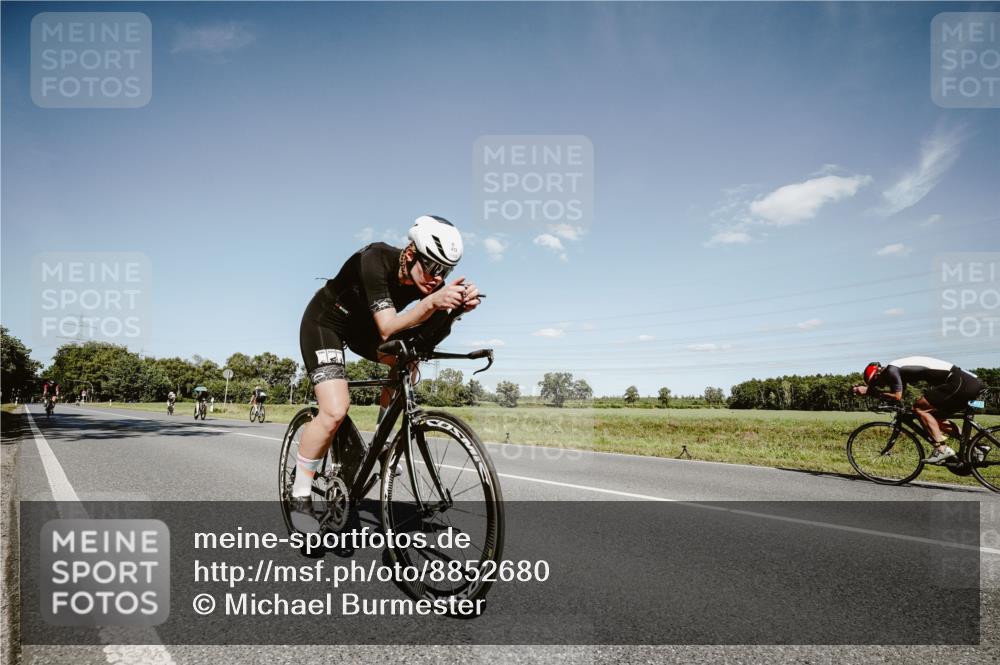 07.09.2025 - 19. Norderstedt Triathlon Michael Burmester http://msf.ph/oto/8852680 07.09.2025 14:37:29 Radfahren 469, 472, 475, 1465 meine-sportfotos.de