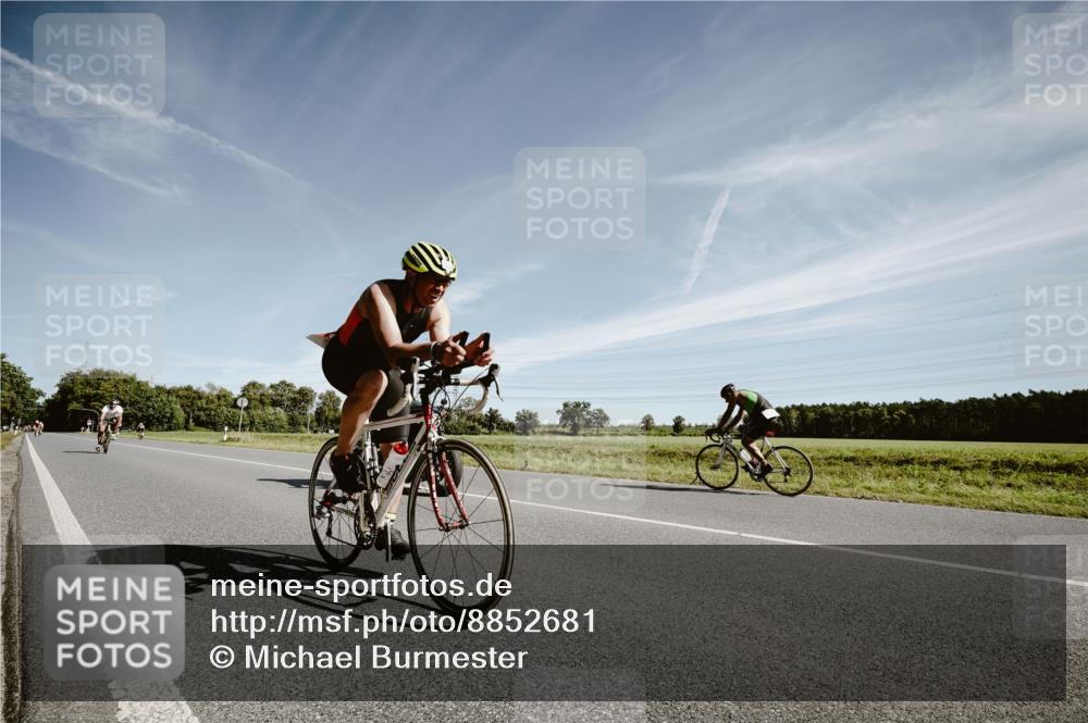 07.09.2025 - 19. Norderstedt Triathlon Michael Burmester http://msf.ph/oto/8852681 07.09.2025 11:38:16 Radfahren 267, 782, 1219 meine-sportfotos.de