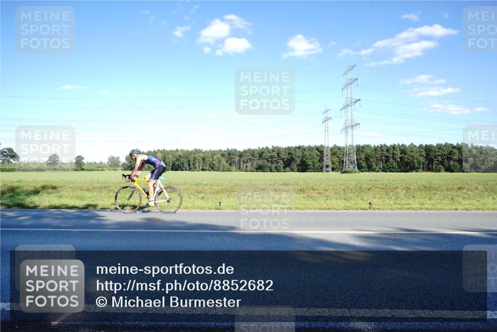 07.09.2025 - 19. Norderstedt Triathlon Michael Burmester http://msf.ph/oto/8852682 07.09.2025 15:54:34 Radfahren 521, 546, 903, 1630 meine-sportfotos.de