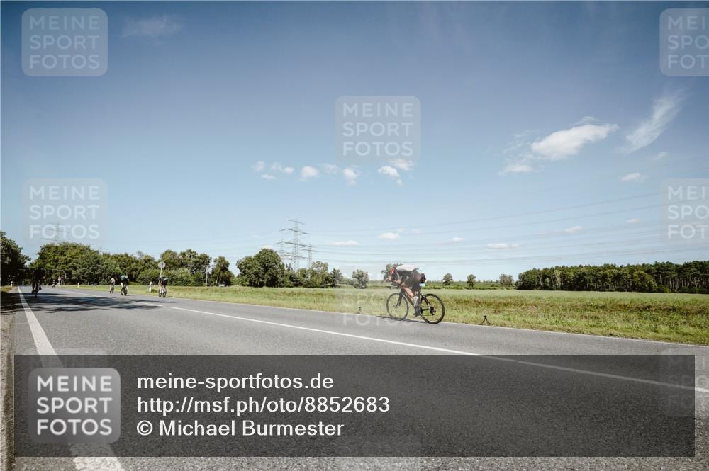 07.09.2025 - 19. Norderstedt Triathlon Michael Burmester http://msf.ph/oto/8852683 07.09.2025 14:37:29 Radfahren 469, 472, 475, 1465 meine-sportfotos.de