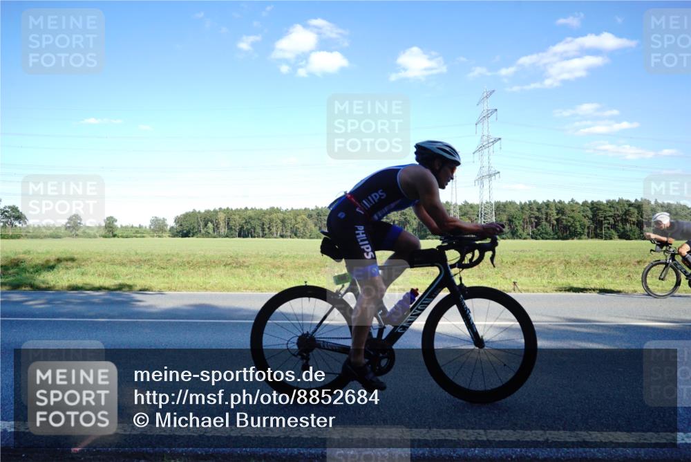 07.09.2025 - 19. Norderstedt Triathlon Michael Burmester http://msf.ph/oto/8852684 07.09.2025 15:54:38 Radfahren 1603 meine-sportfotos.de
