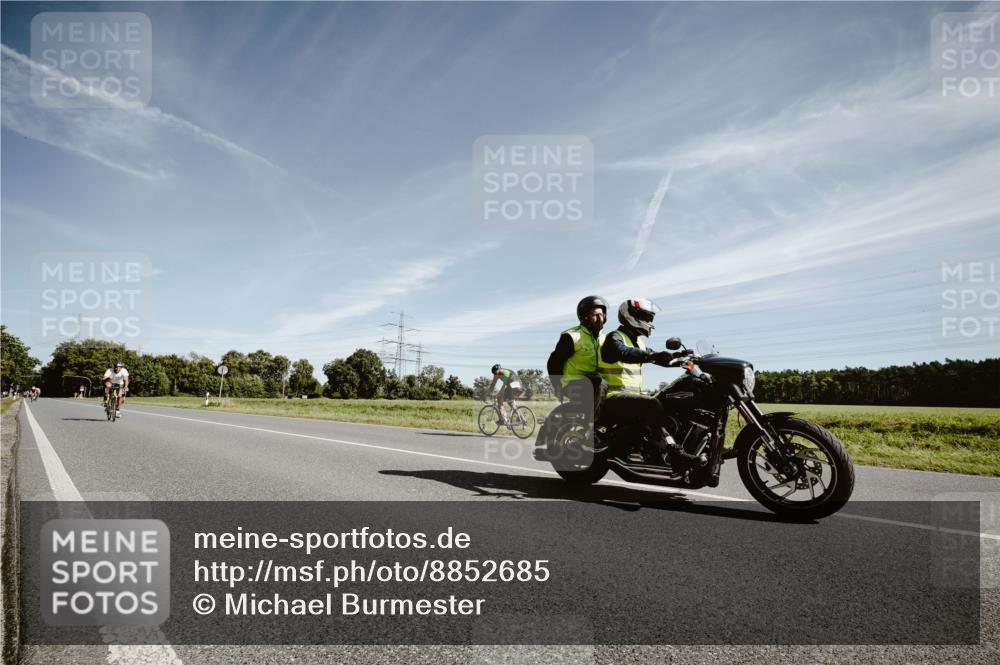 07.09.2025 - 19. Norderstedt Triathlon Michael Burmester http://msf.ph/oto/8852685 07.09.2025 11:38:16 Radfahren 267, 782, 1219 meine-sportfotos.de