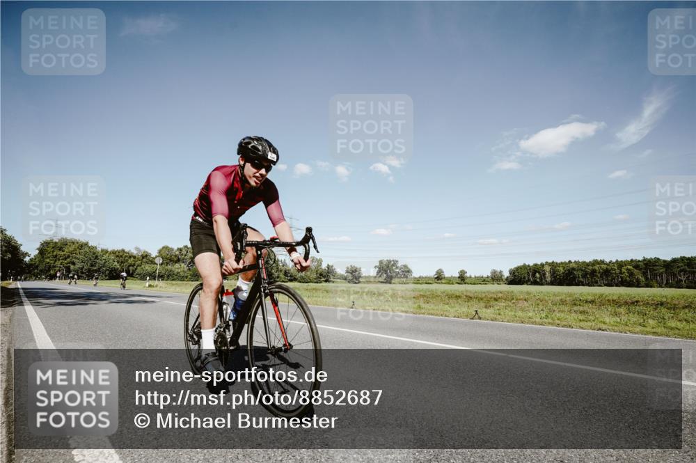 07.09.2025 - 19. Norderstedt Triathlon Michael Burmester http://msf.ph/oto/8852687 07.09.2025 14:37:32 Radfahren 1465 meine-sportfotos.de