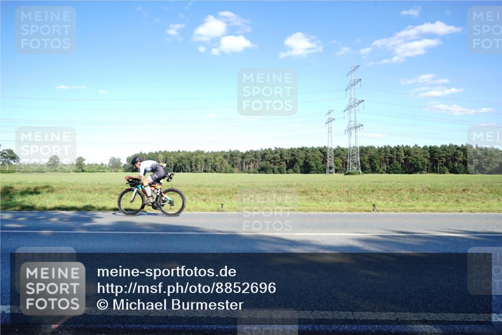 07.09.2025 - 19. Norderstedt Triathlon Michael Burmester http://msf.ph/oto/8852696 07.09.2025 15:54:47 Radfahren 525, 1061, 1573 meine-sportfotos.de
