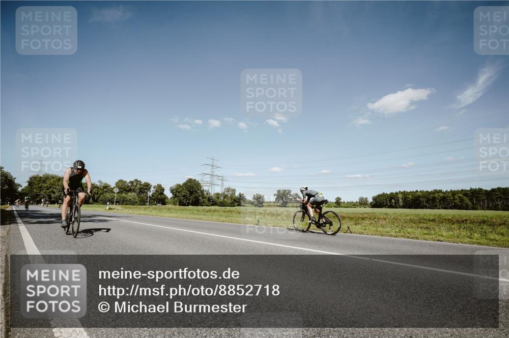07.09.2025 - 19. Norderstedt Triathlon Michael Burmester http://msf.ph/oto/8852718 07.09.2025 14:37:51 Radfahren 863, 888, 1014 meine-sportfotos.de