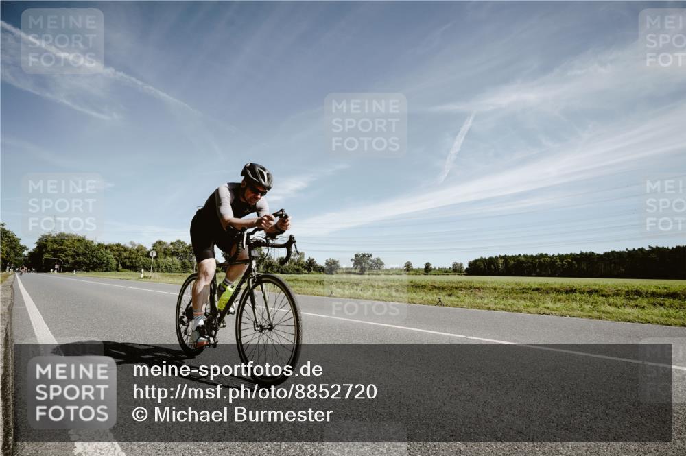 07.09.2025 - 19. Norderstedt Triathlon Michael Burmester http://msf.ph/oto/8852720 07.09.2025 11:38:45 Radfahren 136, 1195 meine-sportfotos.de
