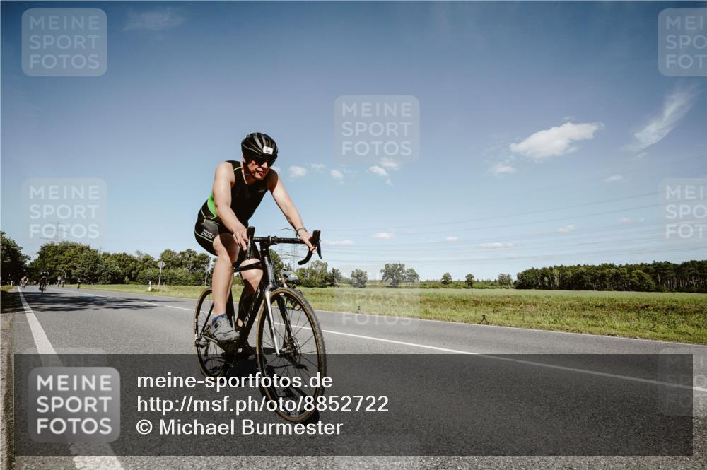 07.09.2025 - 19. Norderstedt Triathlon Michael Burmester http://msf.ph/oto/8852722 07.09.2025 14:37:52 Radfahren 863, 888, 1014 meine-sportfotos.de