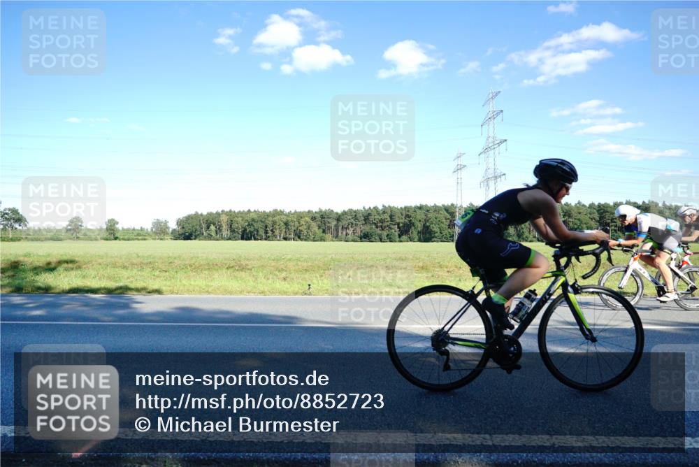 07.09.2025 - 19. Norderstedt Triathlon Michael Burmester http://msf.ph/oto/8852723 07.09.2025 15:55:07 Radfahren 490, 548, 1086, 1631 meine-sportfotos.de