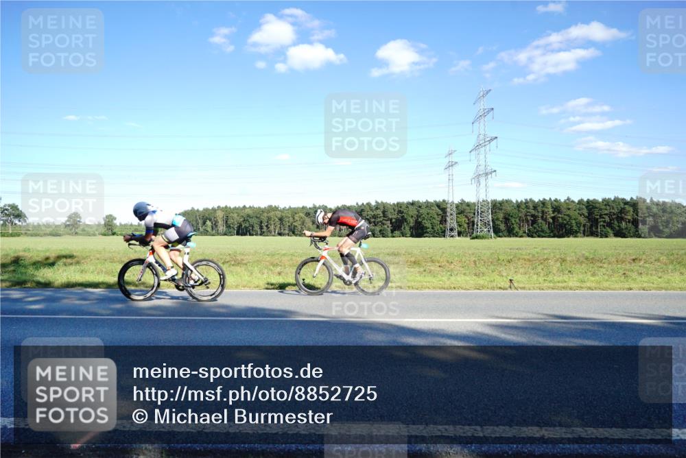 07.09.2025 - 19. Norderstedt Triathlon Michael Burmester http://msf.ph/oto/8852725 07.09.2025 15:55:08 Radfahren 548, 1086, 1631 meine-sportfotos.de