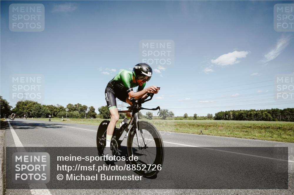 07.09.2025 - 19. Norderstedt Triathlon Michael Burmester http://msf.ph/oto/8852726 07.09.2025 14:37:54 Radfahren 888, 1014 meine-sportfotos.de