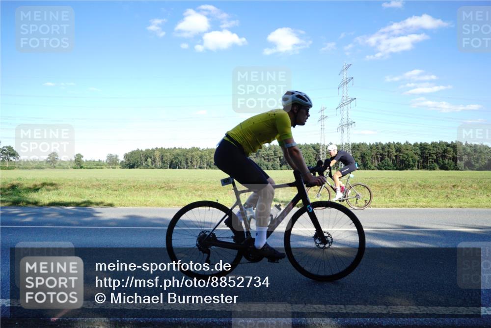 07.09.2025 - 19. Norderstedt Triathlon Michael Burmester http://msf.ph/oto/8852734 07.09.2025 15:55:12 Radfahren 937, 1549, 1550, 1564, 1631 meine-sportfotos.de