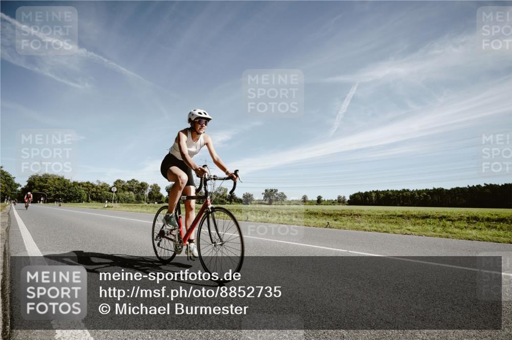 07.09.2025 - 19. Norderstedt Triathlon Michael Burmester http://msf.ph/oto/8852735 07.09.2025 11:38:56 Radfahren 203, 286, 731 meine-sportfotos.de