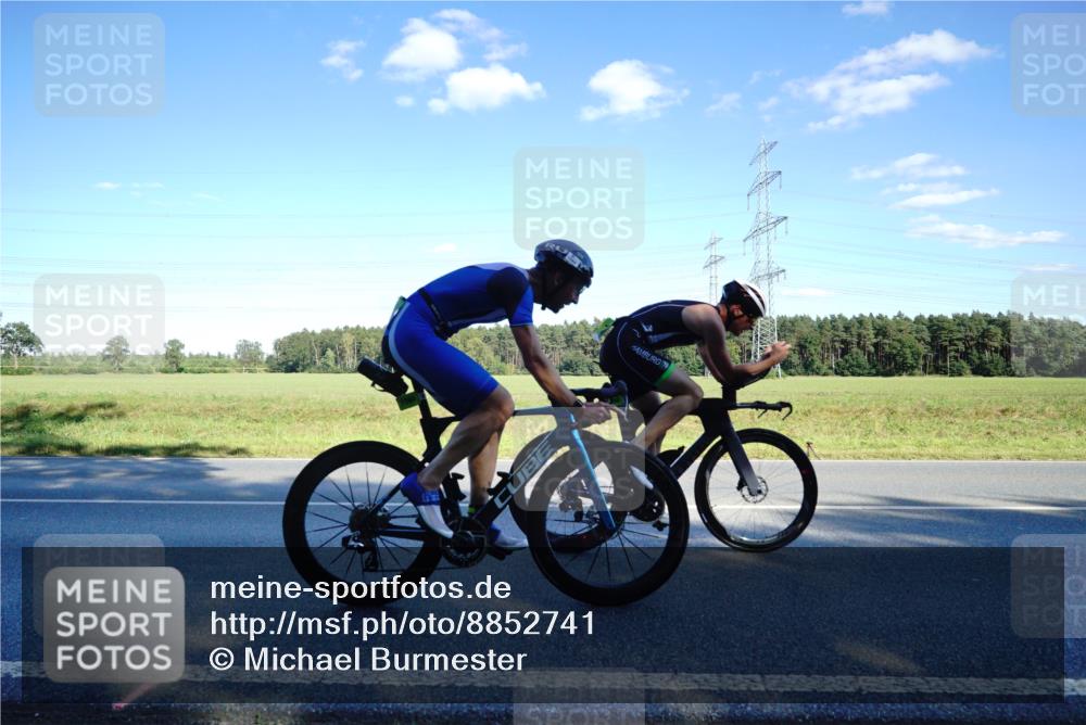 07.09.2025 - 19. Norderstedt Triathlon Michael Burmester http://msf.ph/oto/8852741 07.09.2025 15:55:15 Radfahren 937, 1512, 1549, 1550, 1564, 1581 meine-sportfotos.de