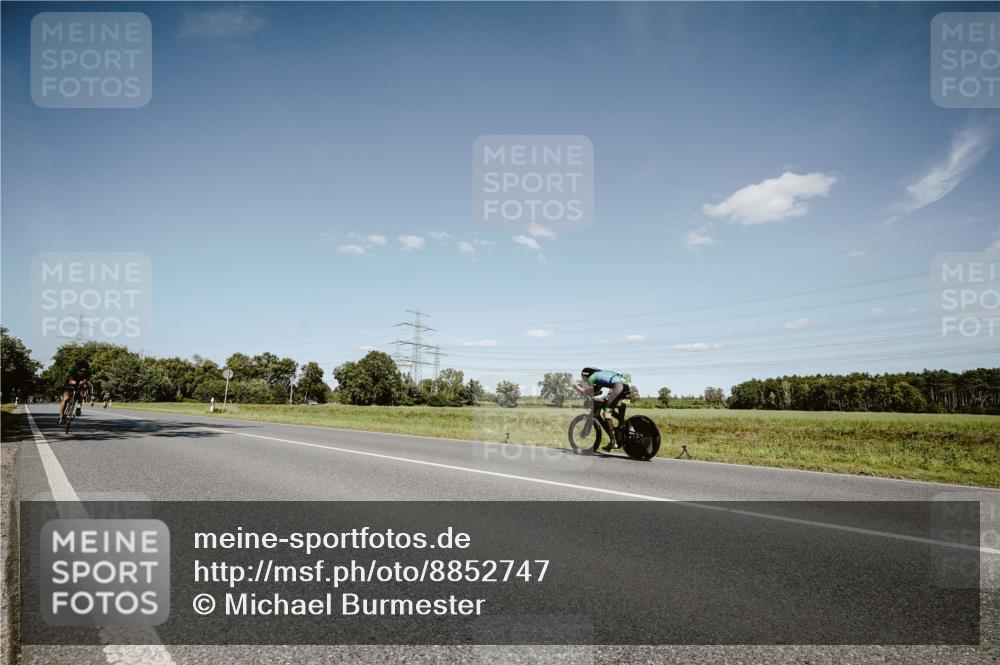 07.09.2025 - 19. Norderstedt Triathlon Michael Burmester http://msf.ph/oto/8852747 07.09.2025 14:38:06 Radfahren 467 meine-sportfotos.de
