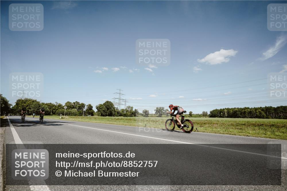 07.09.2025 - 19. Norderstedt Triathlon Michael Burmester http://msf.ph/oto/8852757 07.09.2025 14:38:19 Radfahren 900, 1484 meine-sportfotos.de